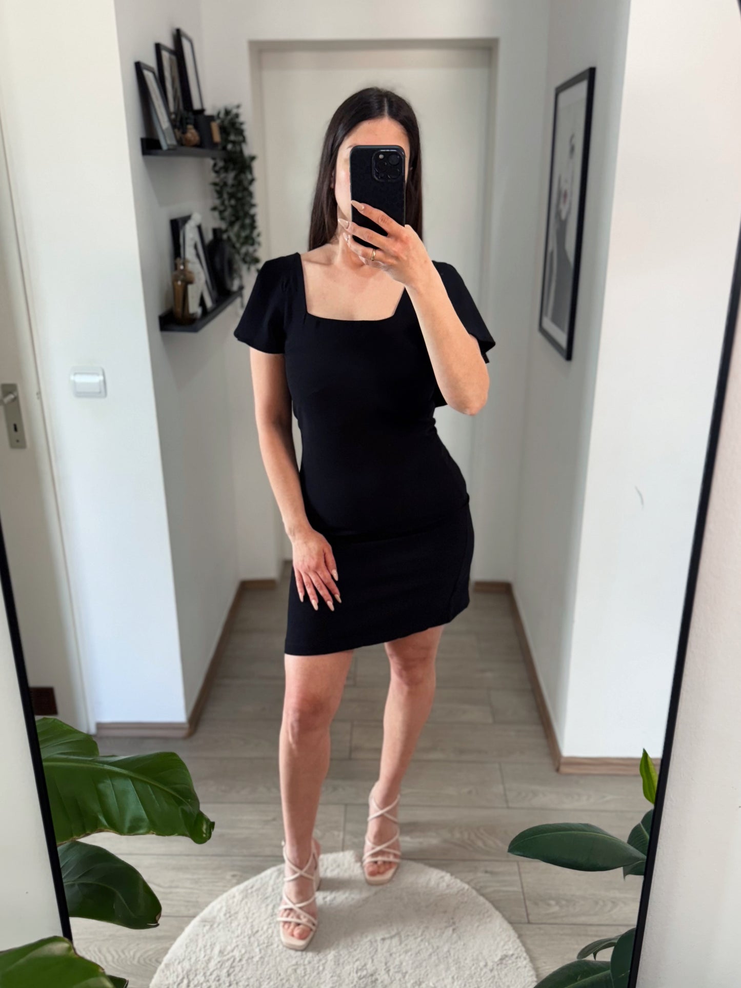 Mini Kleid mit Volantärmeln